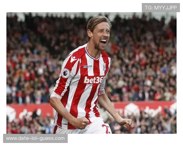 身高不高却技惊四座的足球矮个球星逆袭与辉煌之路